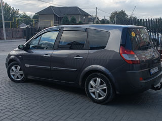 Renault Grand Scenic foto 2