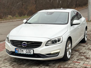 Volvo S60 foto 2