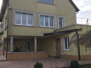 Vrei o casa cu piscina si vedere la lacul de acumulare Ghidighic? Casa 214 m, 15 ari, piscina 15x5x3