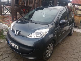 Peugeot 107 foto 1