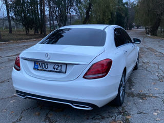 Mercedes C-Class foto 2