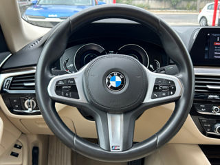 BMW 5 Series foto 12