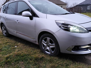 Renault Grand Scenic foto 2