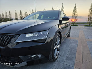 Skoda Superb foto 2