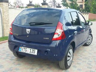 Dacia Sandero foto 1