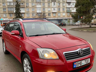 Toyota Avensis foto 2