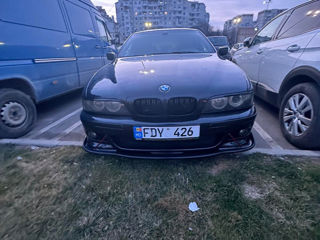 BMW 5 Series foto 1