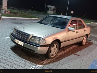 Mercedes C-Class foto 3