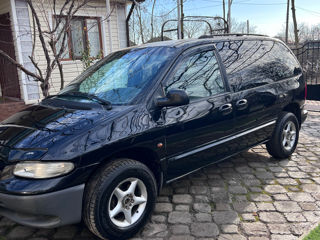 Chrysler Voyager foto 2