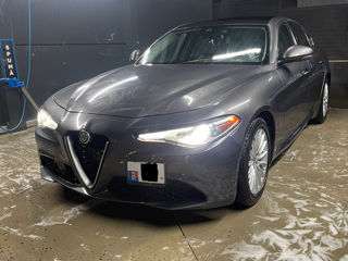 Alfa Romeo Giulia foto 2