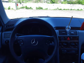 Mercedes E-Class foto 3