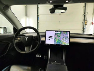 Tesla Model 3 foto 6