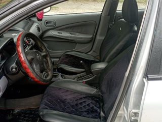 Nissan Almera foto 5