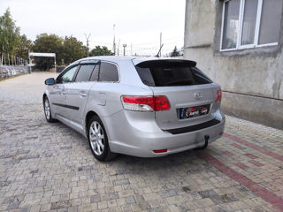 Toyota Avensis foto 5