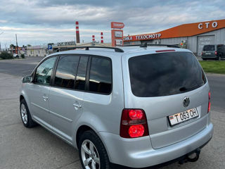 Volkswagen Touran foto 4