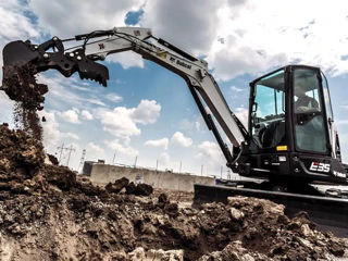 Servicii bobcat Servicii Miniexcavator Basculante foto 4