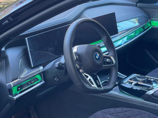 BMW 7 Series foto 10