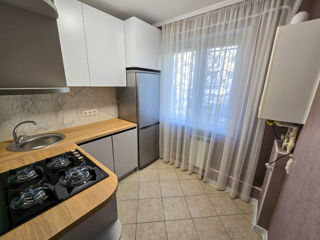 Apartament cu 2 camere, 45 m², Botanica, Chișinău foto 2