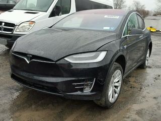 Tesla Model X foto 1