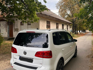 Volkswagen Touran foto 3