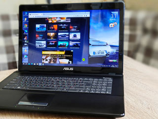 Asus 17.3 I5 8gb ram 256 gb ssd