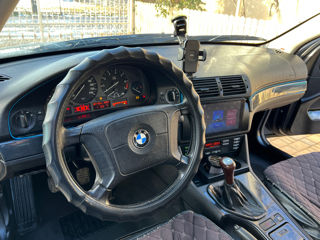 BMW 5 Series foto 3