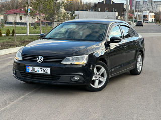 Volkswagen Jetta foto 1