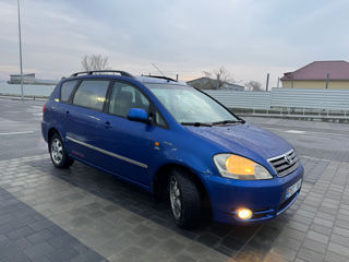 Toyota Avensis Verso