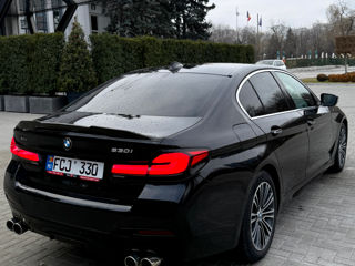 BMW 5 Series foto 2