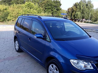 Volkswagen Touran foto 5