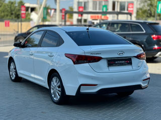 Hyundai Accent foto 4