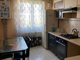 Apartament cu 3 camere, 74 m², Tineret, Ungheni foto 2