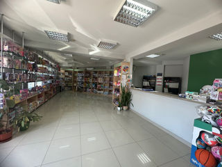 Se vinde spațiu comercial cu bloc administrativ foto 2