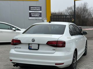 Volkswagen Jetta foto 7