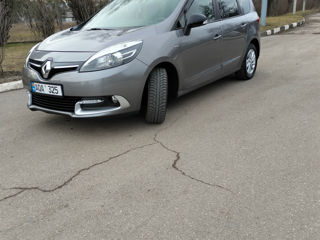 Renault Grand Scenic foto 2