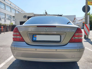 Mercedes C-Class foto 6