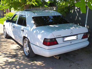 Mercedes Series (W124)