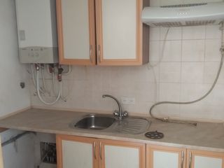 Casă în centru ungheni, 6 odăi, garaj cu 2 etaje, 2 beciuri, bucătărie de vară, 6 ari - 45000 euro. foto 4