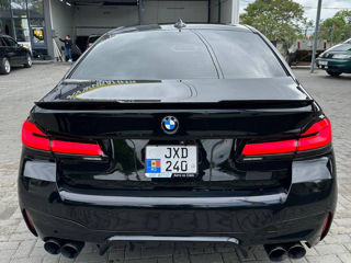 BMW 5 Series фото 7