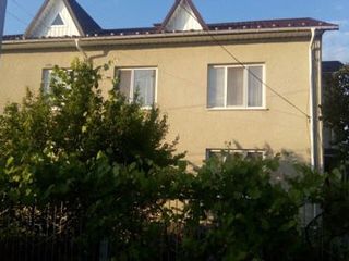 Продаётся 2-х этажный дом с автономным отоплением 150 кв. м. в городе Бричаны по ул. Вишинелор. 10 foto 1