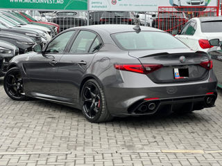 Alfa Romeo Giulia foto 5