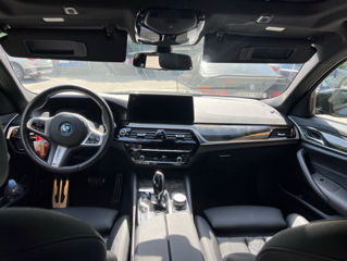 BMW 5 Series foto 3