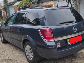 Opel Astra foto 1