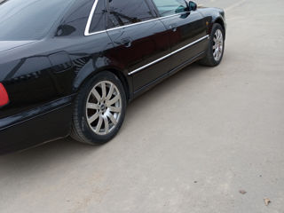 Audi A8 foto 1