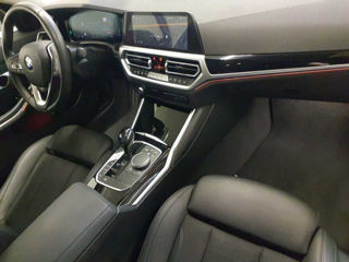 BMW 3 Series Touring foto 4