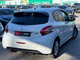 Peugeot 208 foto 3