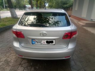 Toyota Avensis foto 9