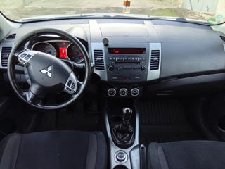 Mitsubishi Outlander foto 5