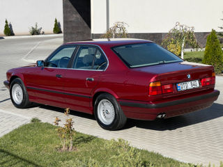 BMW 5 Series foto 3