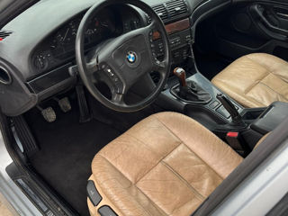 BMW 5 Series foto 4